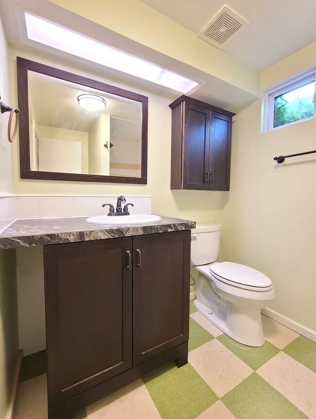 Building Photo - Ground Floor 1 Bed/1 Bath Apartment close ...