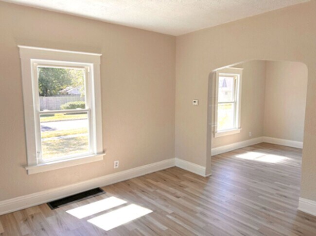 Building Photo - 3 Bed 1 Bath