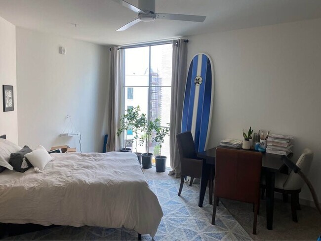 Building Photo - Two Bedroom Two Bath Apartment at Foundry Point in Downtown Charleston