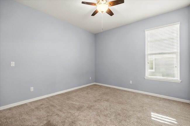 Building Photo - 3925 Green Sabal Dr