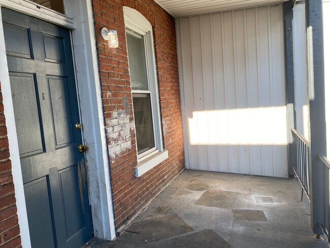 Building Photo - 513 Weidman St