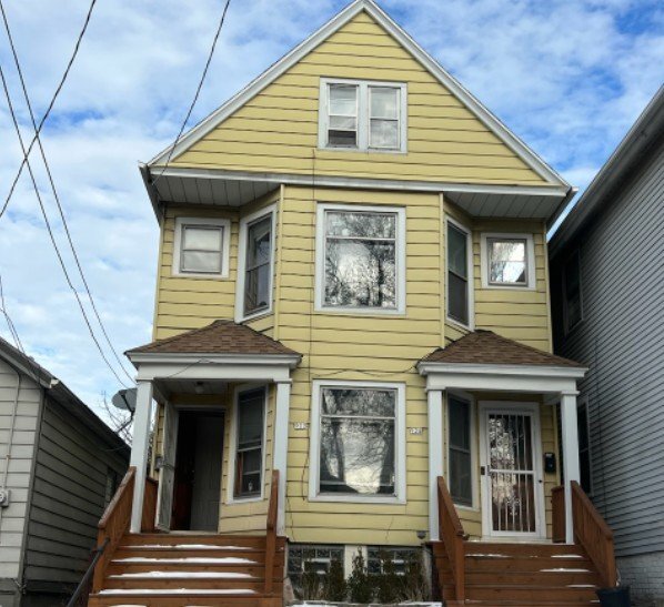 Building Photo - 922 E Hamilton St