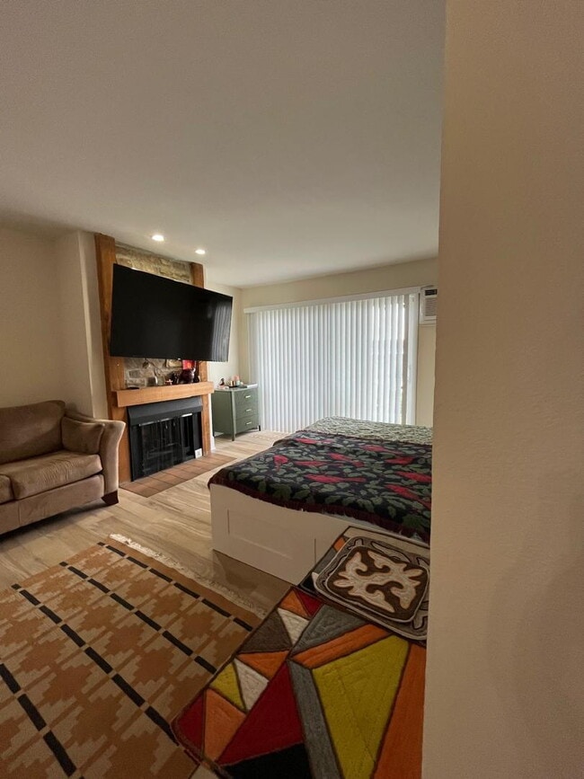 Building Photo - Fully furnished and ready to move in - Heat, Water and Internet are included - Newly renovated in...