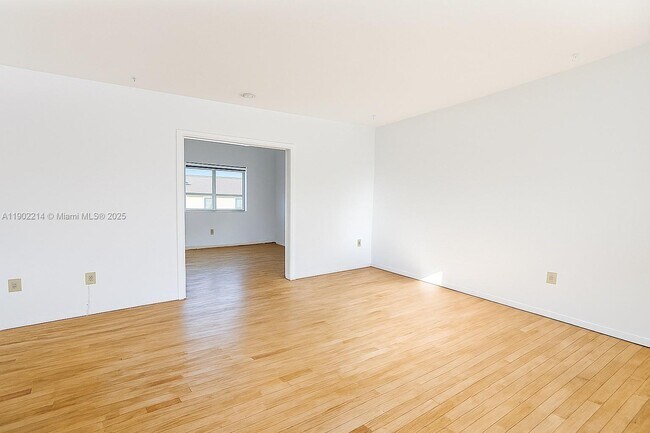 Building Photo - 212 Phoenetia Ave