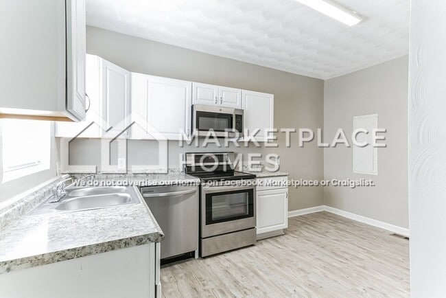 Building Photo - 781 C Ave