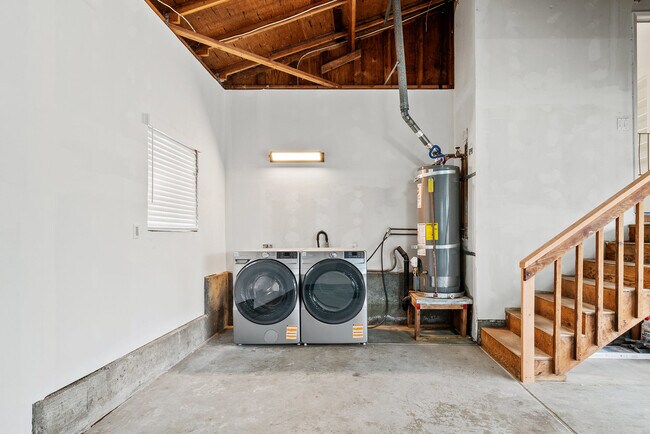 Building Photo - 34 Altamont Dr