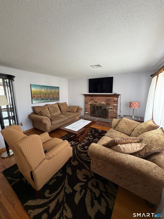 Building Photo - 23 Magnolia St