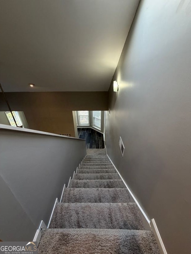 Building Photo - 133 McGill Park Ave NE