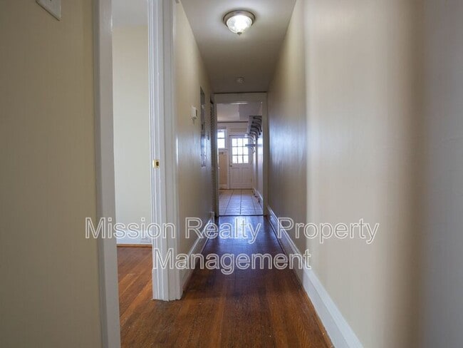 Building Photo - 1400 Bainbridge St