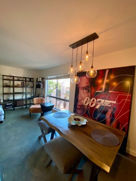 Building Photo - 970 Palm Ave