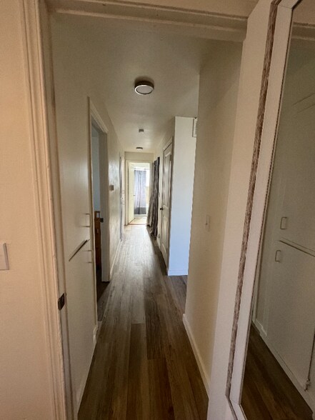 Building Photo - 1130 E 51st St