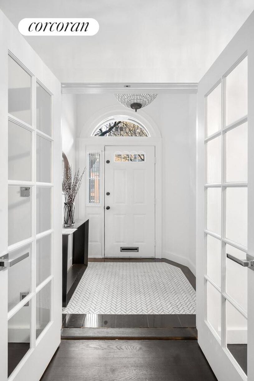 Building Photo - 105 Manhattan Ave