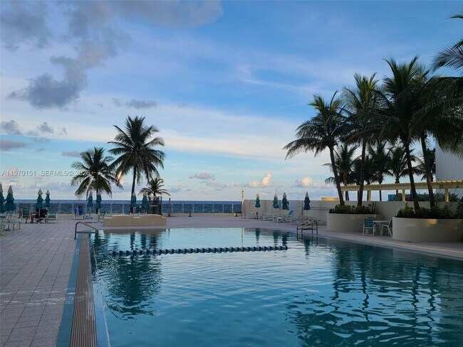 Building Photo - 2501 S Ocean Dr