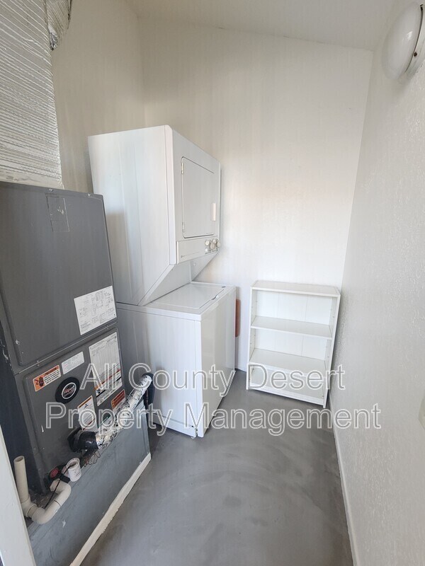 Building Photo - 78650 Ave 42 Ave