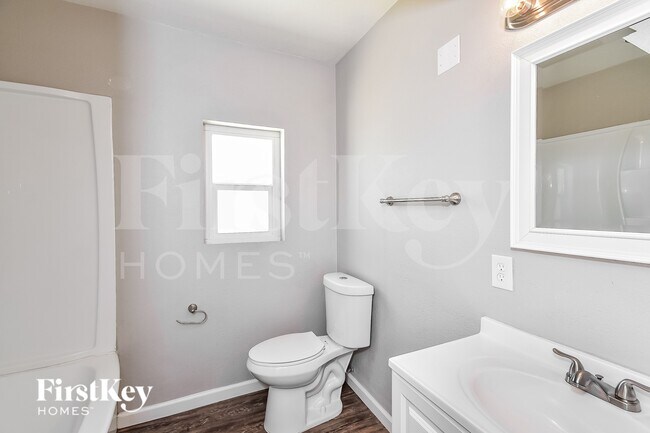 Building Photo - 1801 Canosa Ave