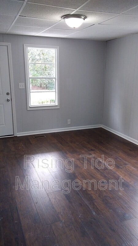 Building Photo - 2529 Circle Dr