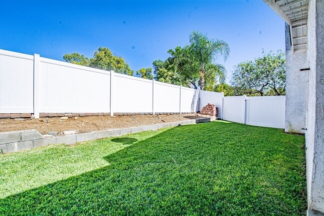 Building Photo - 8644 Frankfort St