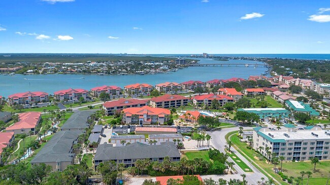 Building Photo - Beautiful Fully Furnished 3/2 Bouchelle Is...