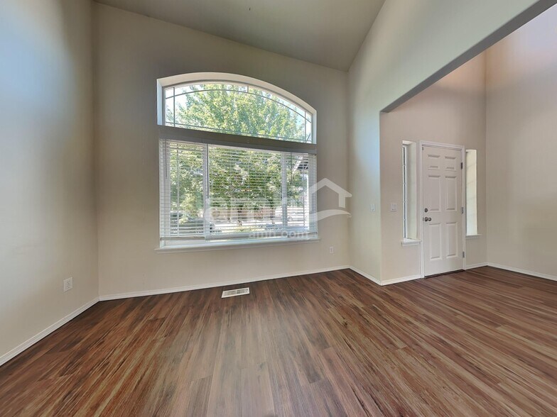 Building Photo - 16646 Rainier View Dr SE