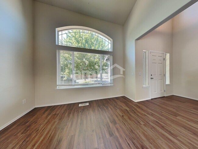 Building Photo - 16646 Rainier View Dr SE