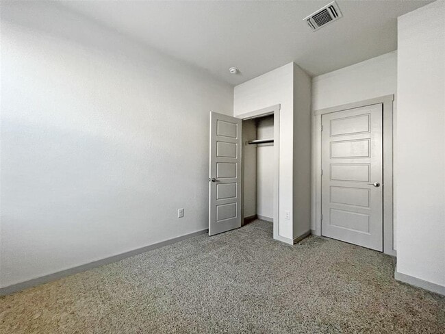 Building Photo - 4609 Tully Dr