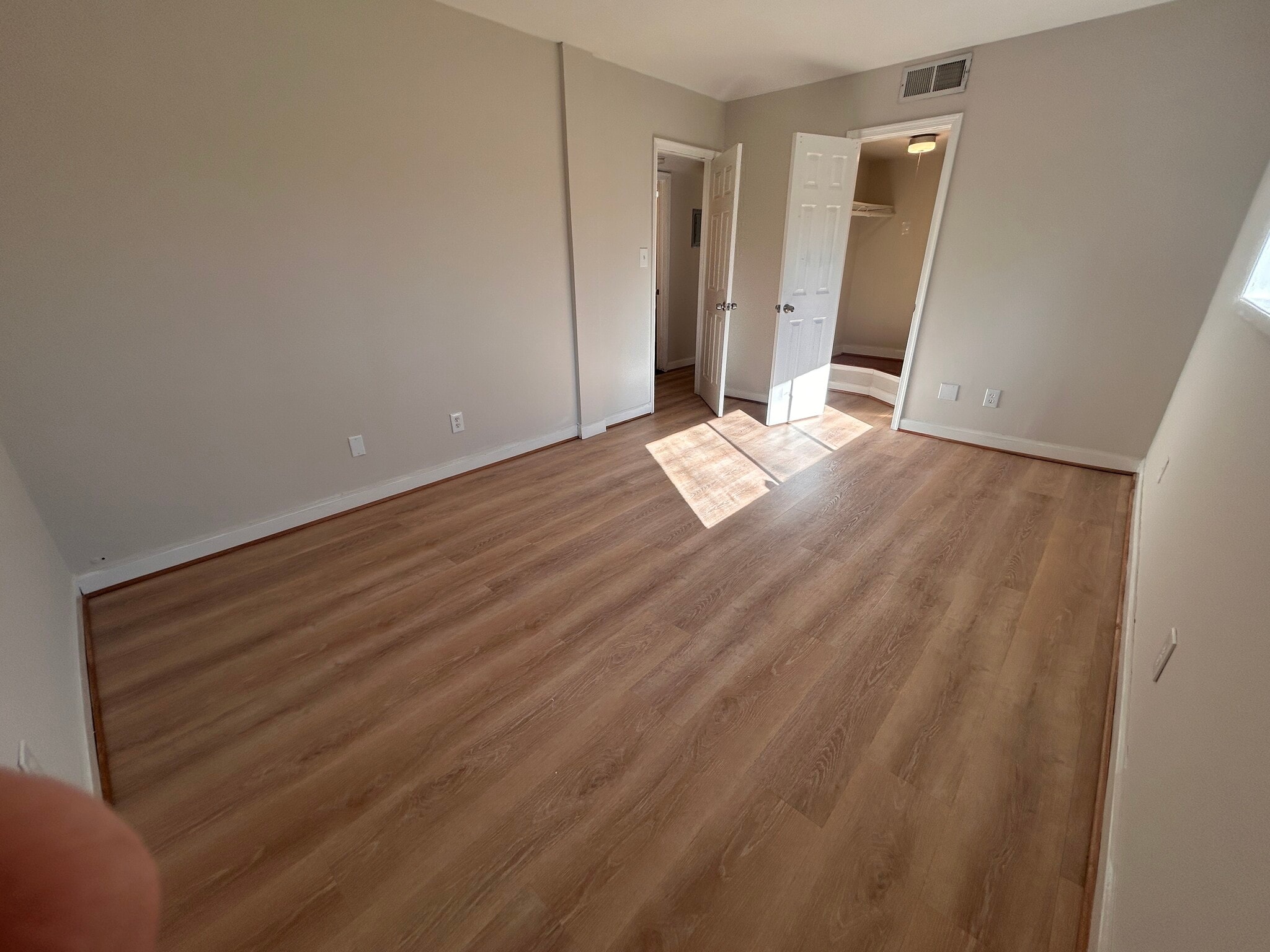 Building Photo - 4923 Americana Dr