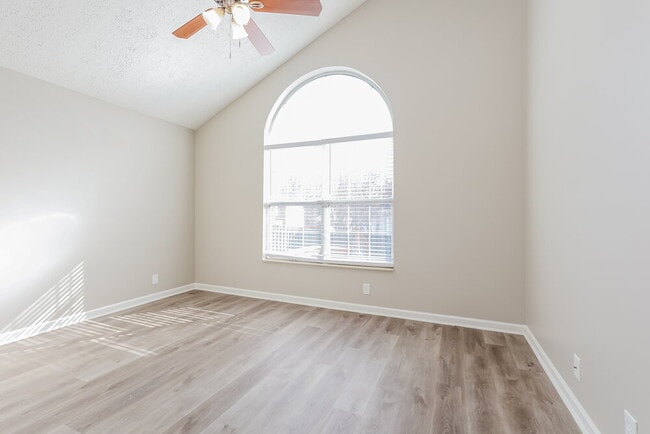 Building Photo - 3521 Glenfalls Dr