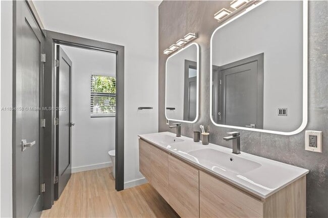 Building Photo - 601 SW 1st St