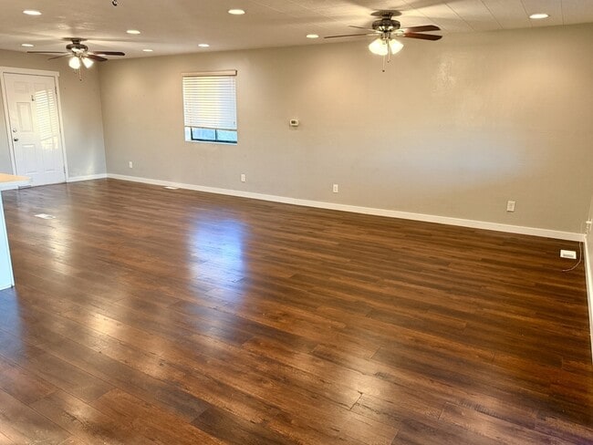 Building Photo - 7428 S 700 E