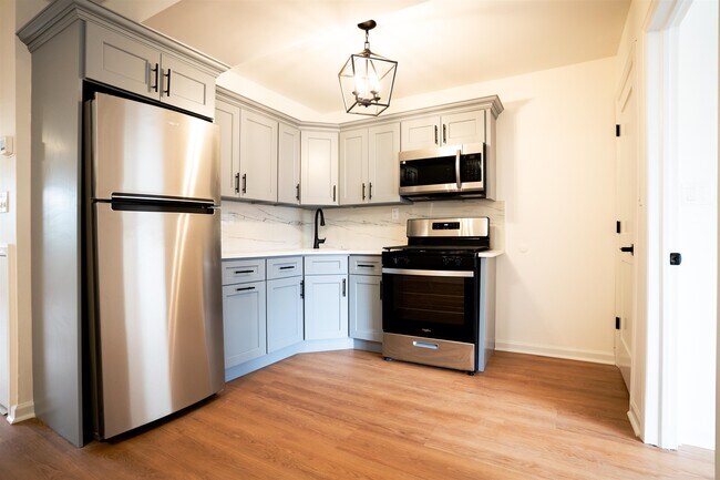 Building Photo - 27 Alan Terrace