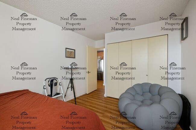 Building Photo - Unfurnished  1 Bed / 1 Bath Condo. 1 assigned covered parking stall. Rent Includes: AC Central, C...