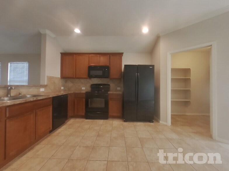 Building Photo - 12308 Shine Ave