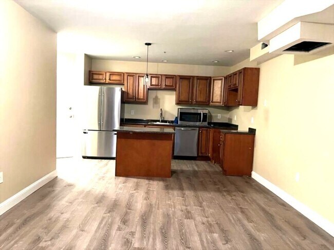 Building Photo - 42 Church St