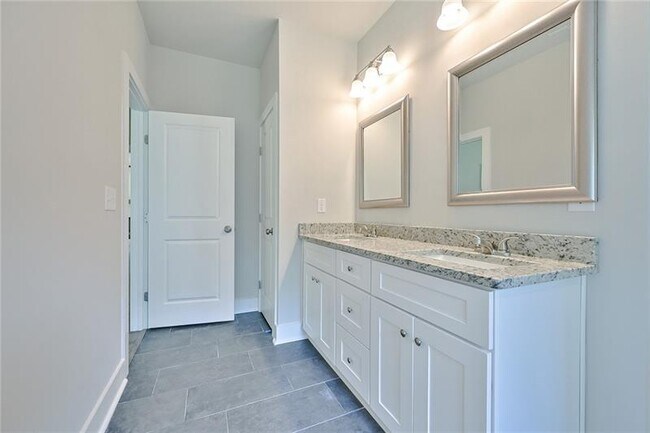 Building Photo - 2704 Allyn Way NW