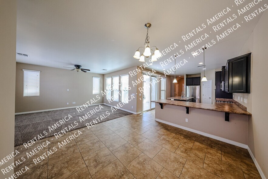 Building Photo - 8959 W Northview Ave
