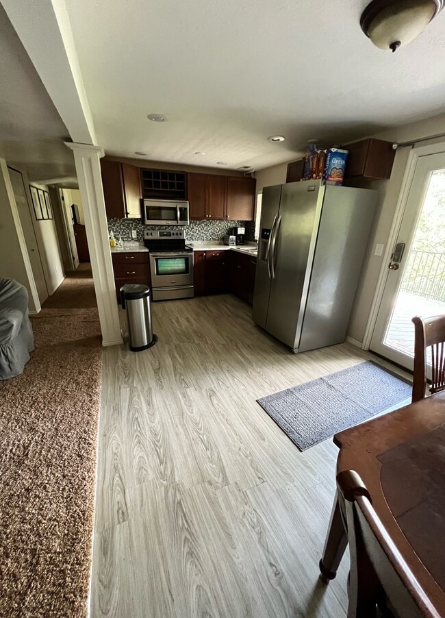 Building Photo - South Weber