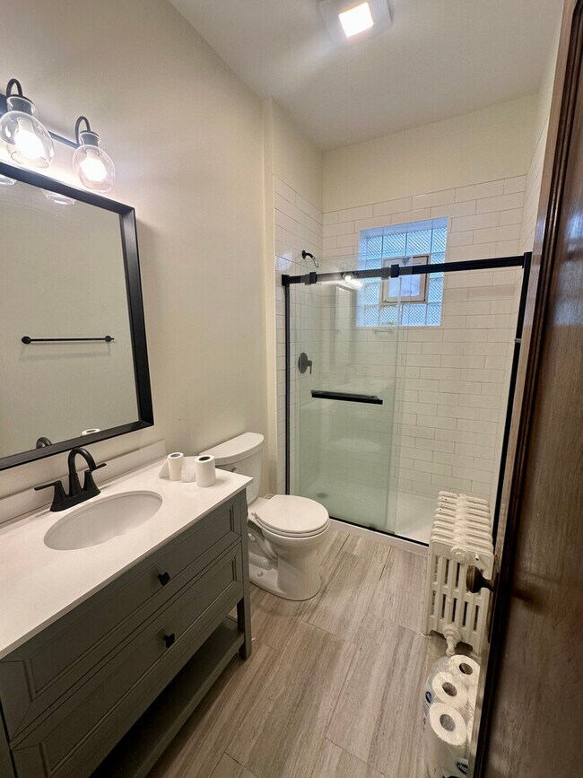 Building Photo - 6434 N Magnolia Ave