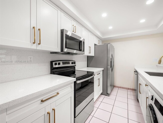 Building Photo - 1424 SW 131st Pl Cir E
