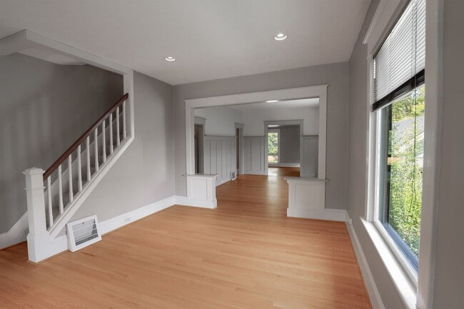 Building Photo - Gorgeous 3 BR + Office & 2 BA Home in the John Landings neighborhood with a heated pool!