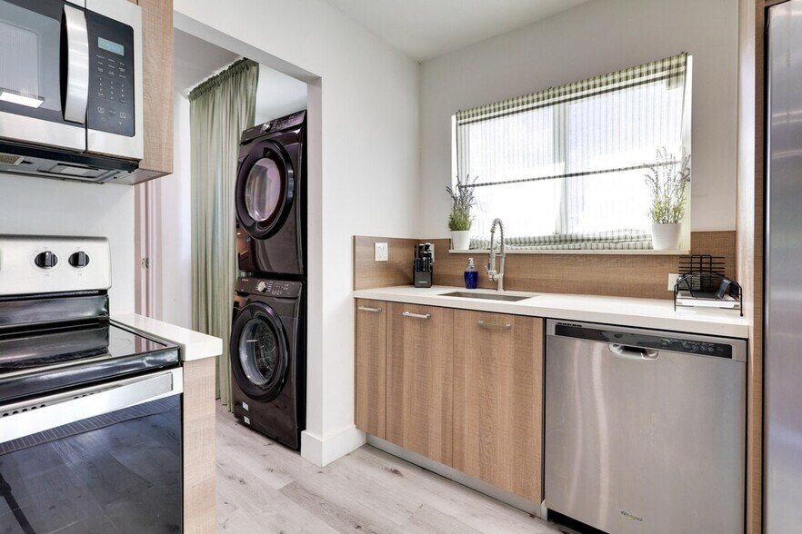 Building Photo - 6174 SW 64th Terrace