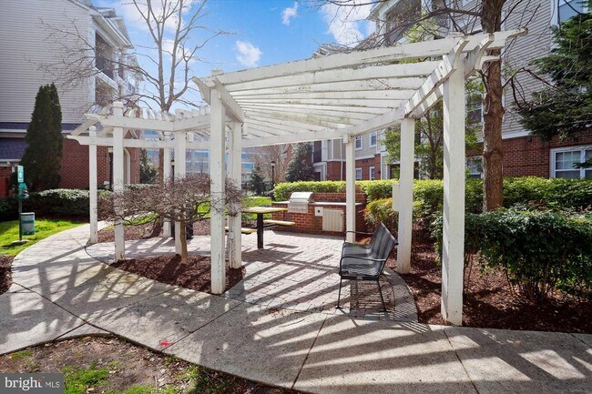 Building Photo - 12941 Centre Park Cir