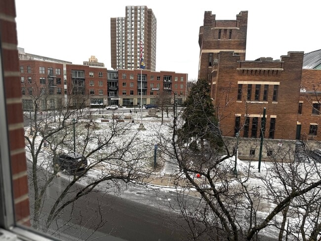 Building Photo - 133 Walton St