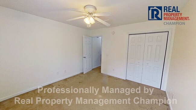 Building Photo - 3 BD/ 2.5 BA Home with Bonus Room, Attache...