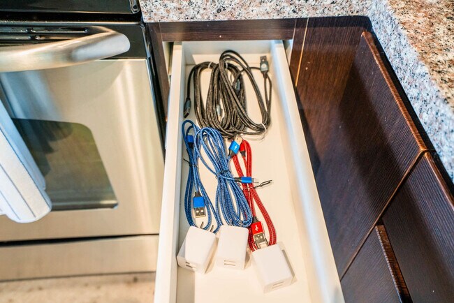 Building Photo - 333 E Roosevelt St