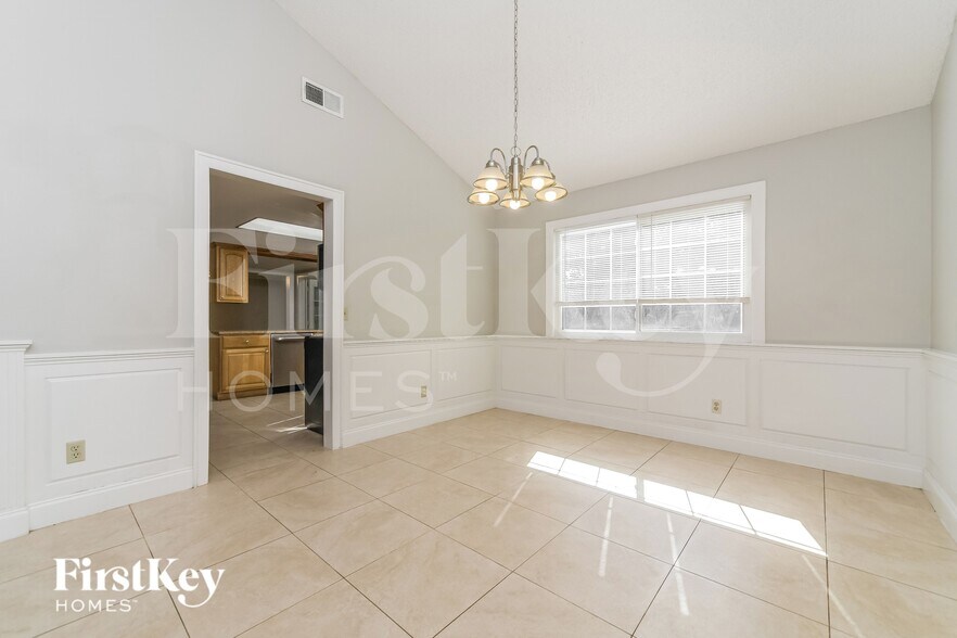 Building Photo - 7654 Balmy Ct