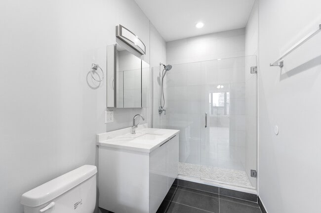 Building Photo - 1546 W Jonquil Terrace