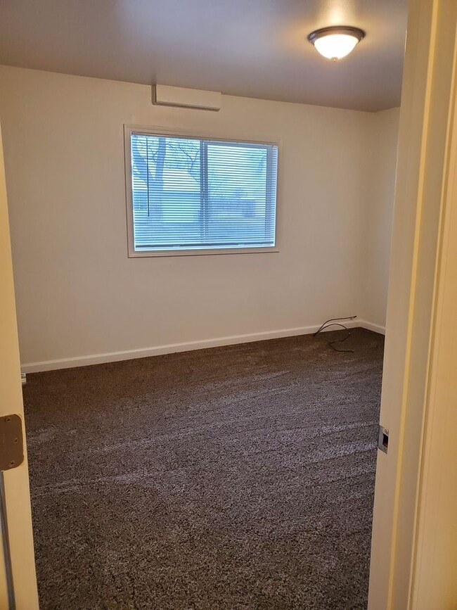 Building Photo - Duplex