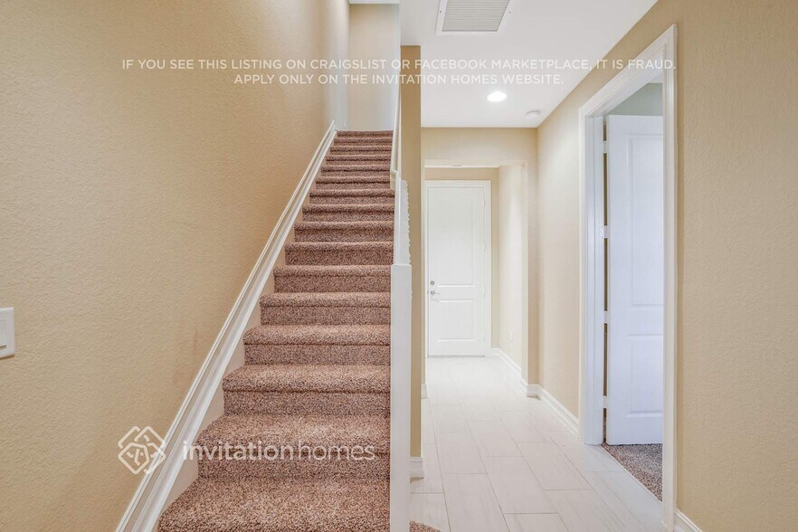 Building Photo - 11714 SW 13th Ct