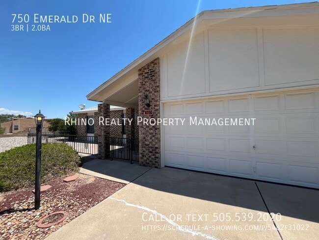 Building Photo - 750 Emerald Dr NE