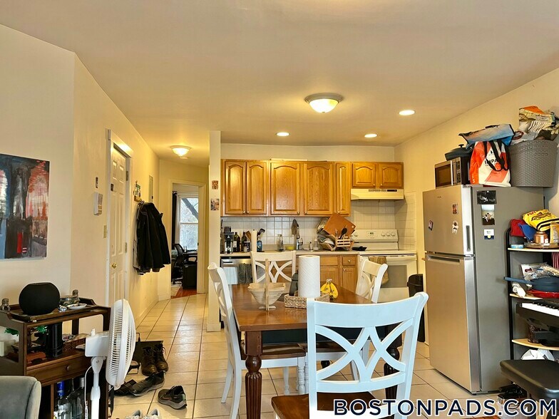 Building Photo - 104 Hammond St